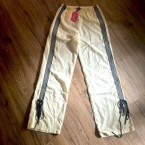 Flowy, comfortable, light weight pants from edikted. Brand new, and never worn.